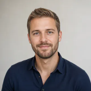 Porträt von Lukas Hartmann